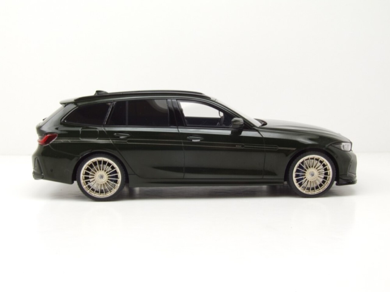 BMW BMW 3-Series Alpina B3 Touring SW Station Wagon 2025 - 1: 18 - GT-Spirit BMW BMW 3-Series Alpina B3 Touring SW Station Wagon 2025 - 1: 18 - GT-Spirit