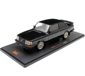 Volvo Volvo 240 Turbo 'Custom' 1983 - 1:18 - IXO Models