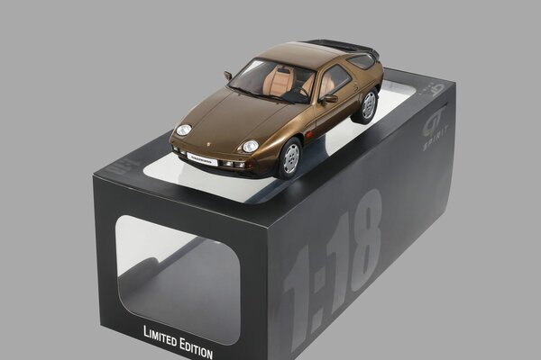Porsche Porsche 928 S 1981 - 1:18 - GT Spirit