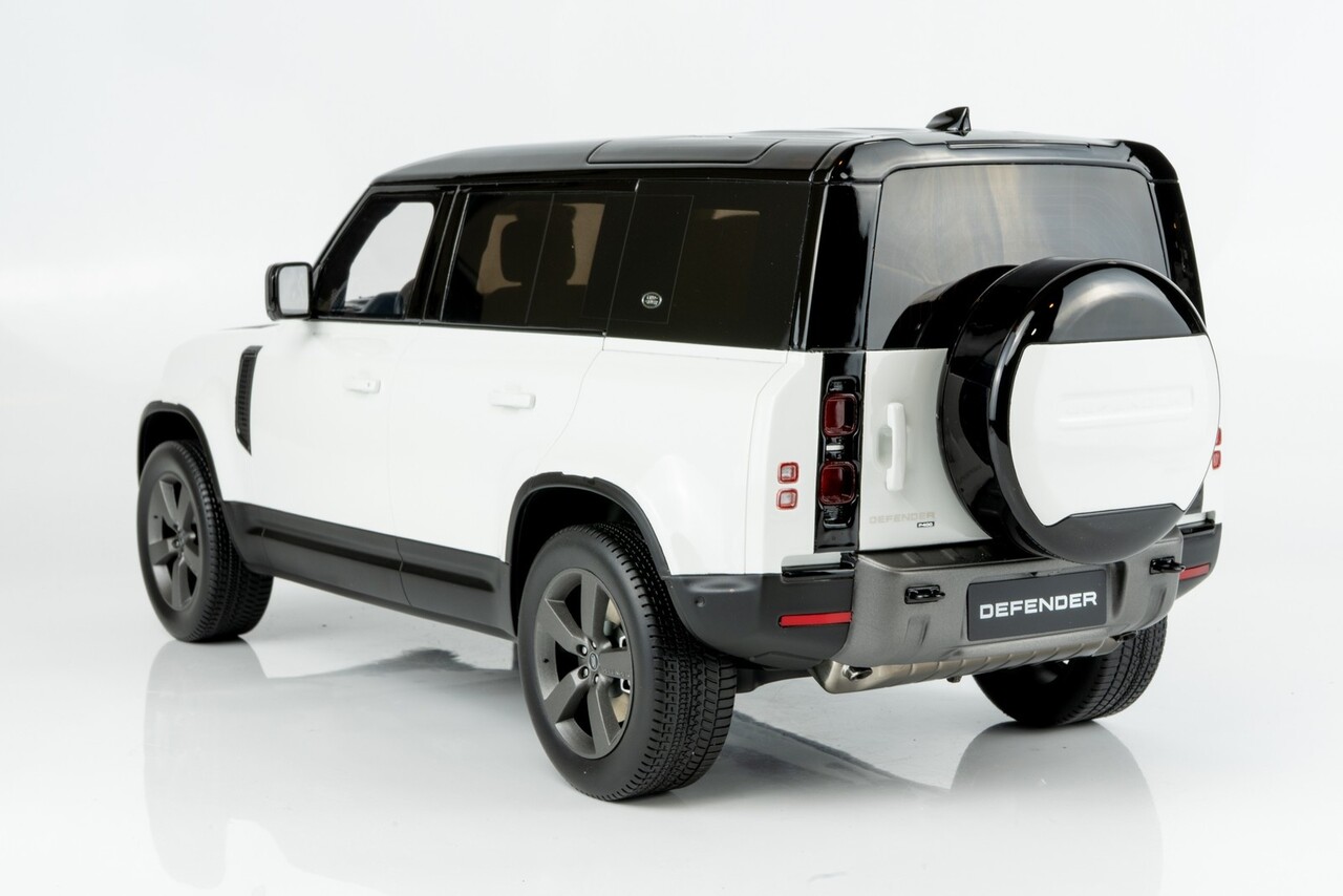 Land Rover Land Rover Defender 110 P400X 2021 - 1:12 - GT Spirit Land Rover Land Rover Defender 110 P400X 2021 - 1:12 - GT Spirit