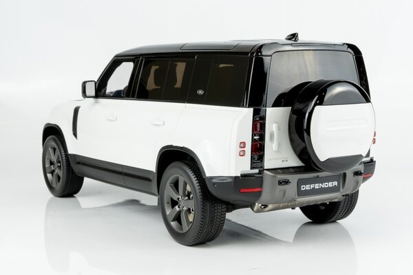 Land Rover Land Rover Defender 110 P400X 2021 - 1:12 - GT Spirit Land Rover Land Rover Defender 110 P400X 2021 - 1:12 - GT Spirit