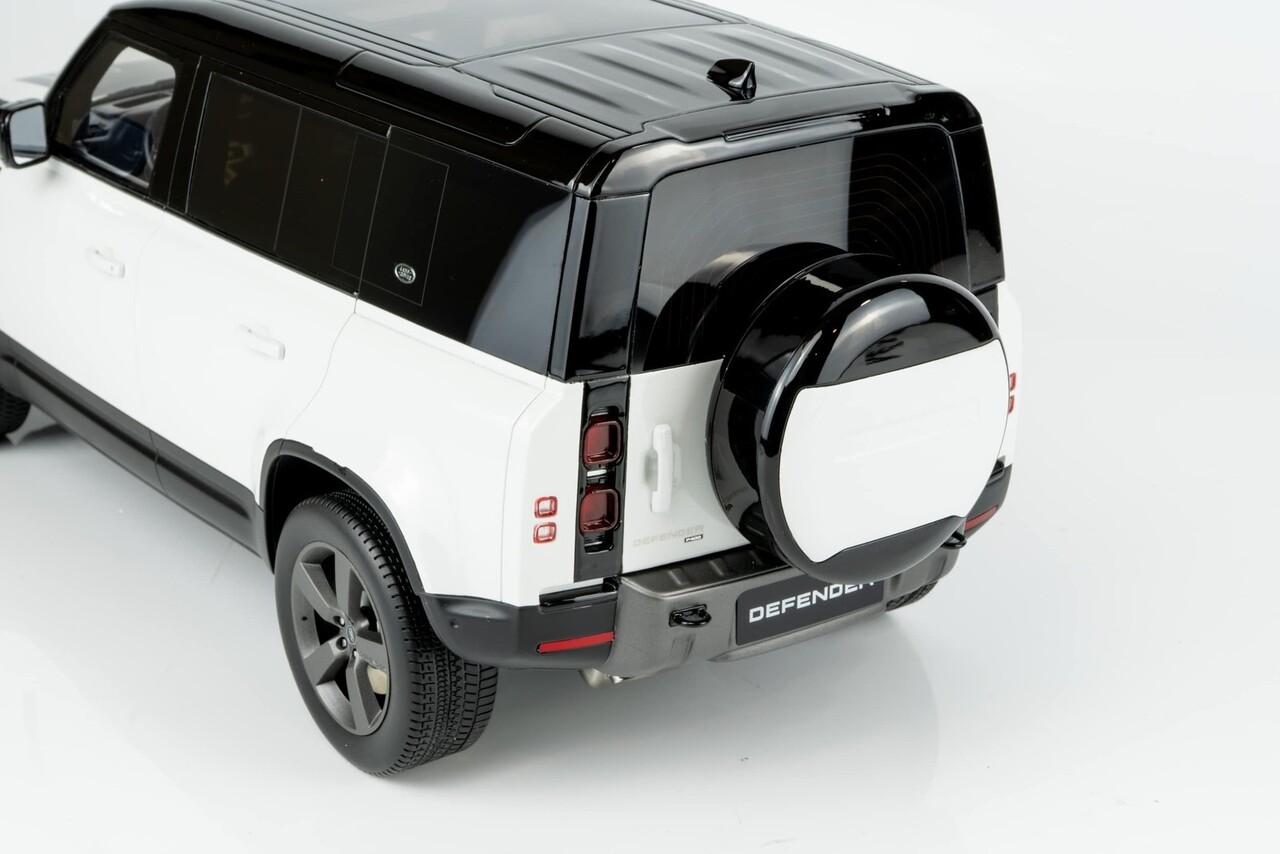 Land Rover Land Rover Defender 110 P400X 2021 - 1:12 - GT Spirit Land Rover Land Rover Defender 110 P400X 2021 - 1:12 - GT Spirit