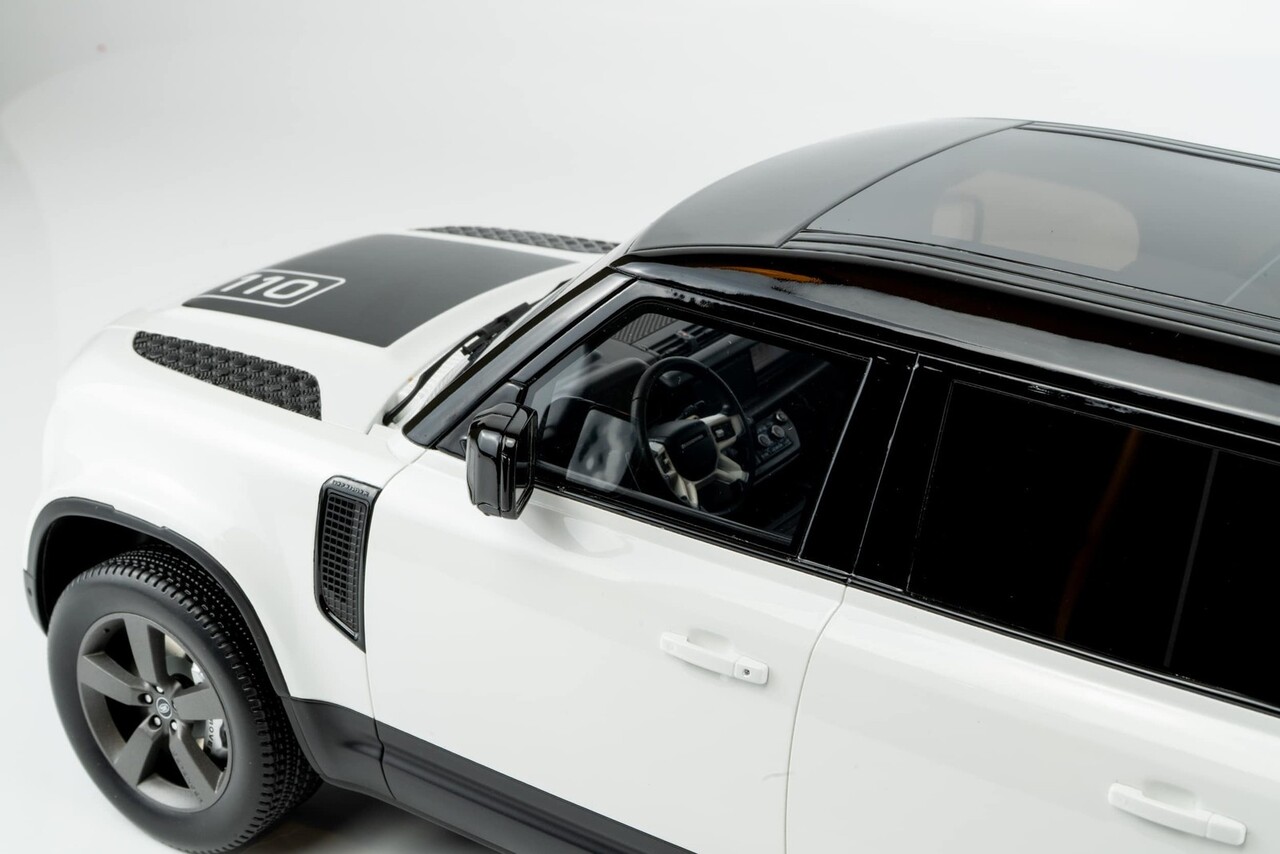 Land Rover Land Rover Defender 110 P400X 2021 - 1:12 - GT Spirit Land Rover Land Rover Defender 110 P400X 2021 - 1:12 - GT Spirit