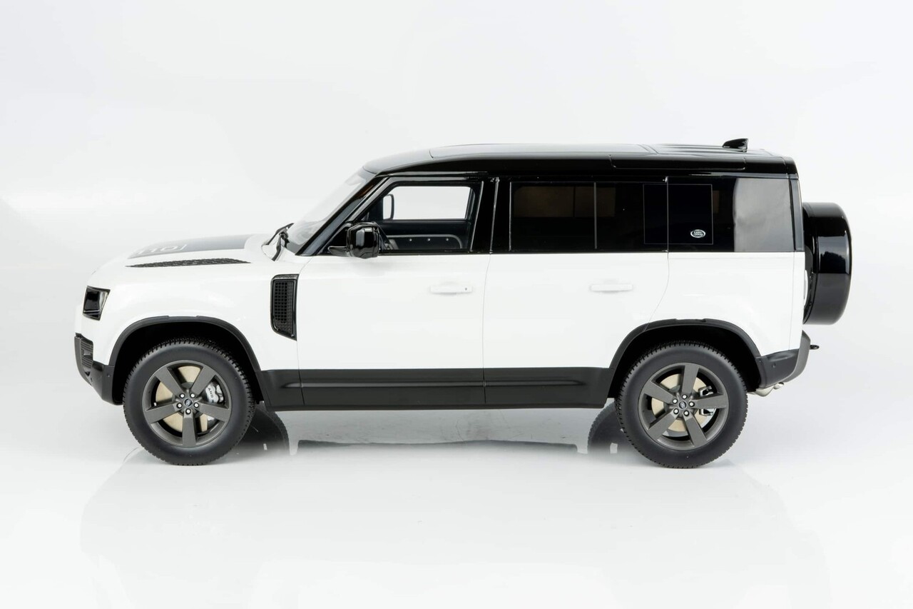 Land Rover Land Rover Defender 110 P400X 2021 - 1:12 - GT Spirit Land Rover Land Rover Defender 110 P400X 2021 - 1:12 - GT Spirit