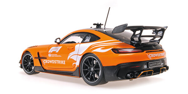 Formule 1 Mercedes-AMG GT Black Series Safety Car F1 Silverstone 2025 - 1:18 - Minichamps