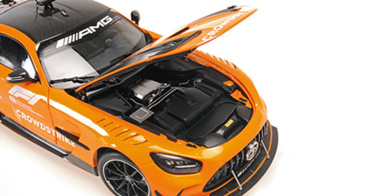 Formule 1 Mercedes-AMG GT Black Series Safety Car F1 Silverstone 2025 - 1:18 - Minichamps