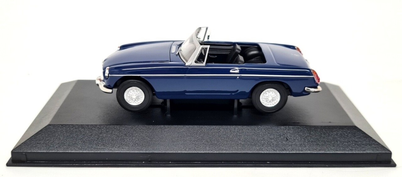 MG MG B MKI Roadster 1967 - 1:43 - Corgi / Vanguards