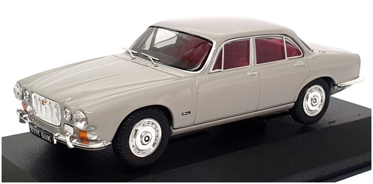 Jaguar Jaguar XJ6 Series 1 4.2L SWB + Red Leather -1:43 - Vanguards Jaguar Jaguar XJ6 Series 1 4.2L SWB + Red Leather -1:43 - Vanguards