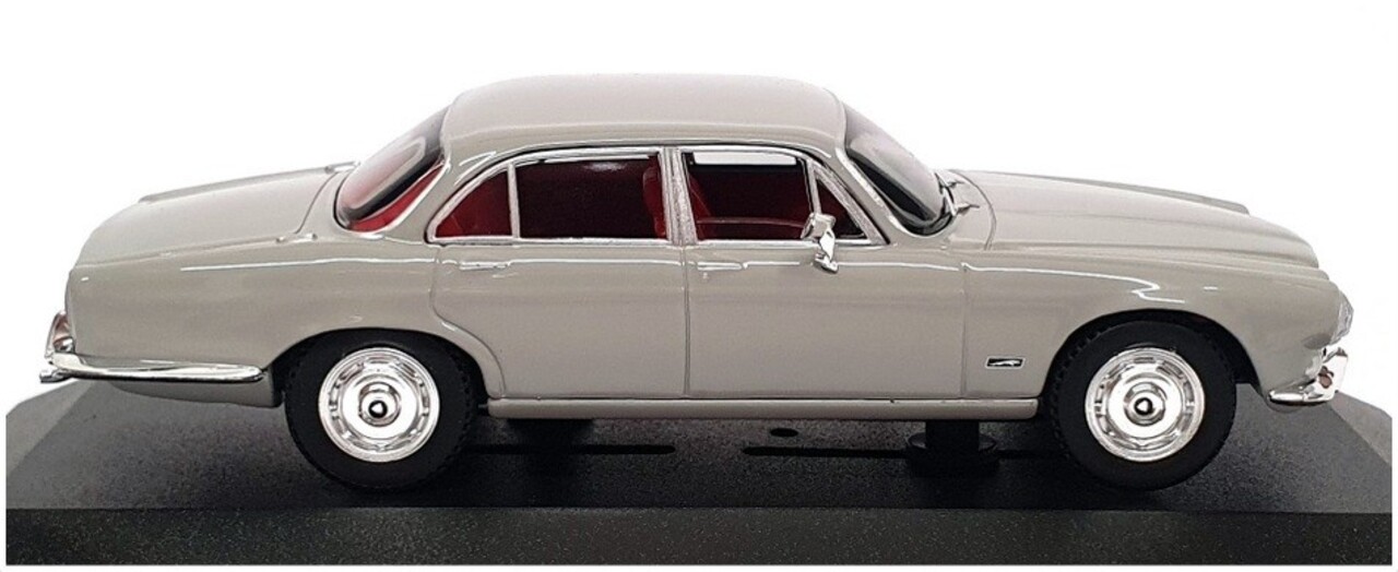 Jaguar Jaguar XJ6 Series 1 4.2L SWB + Red Leather -1:43 - Vanguards Jaguar Jaguar XJ6 Series 1 4.2L SWB + Red Leather -1:43 - Vanguards