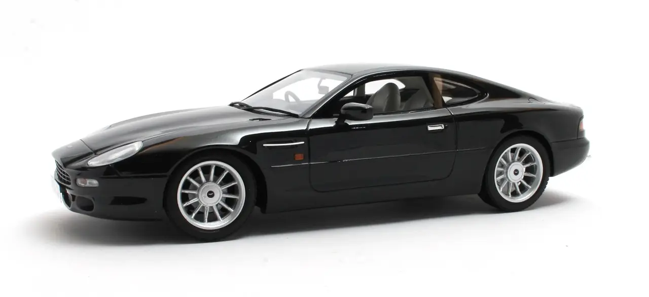 Aston Martin Aston Martin DB7 Coupe 1999 - 1:18 - Cult Scale Models