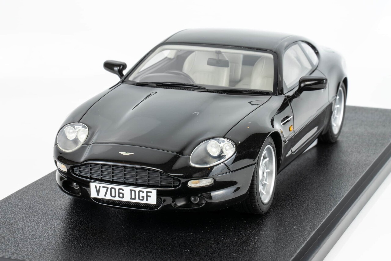 Aston Martin Aston Martin DB7 Coupe 1999 - 1:18 - Cult Scale Models