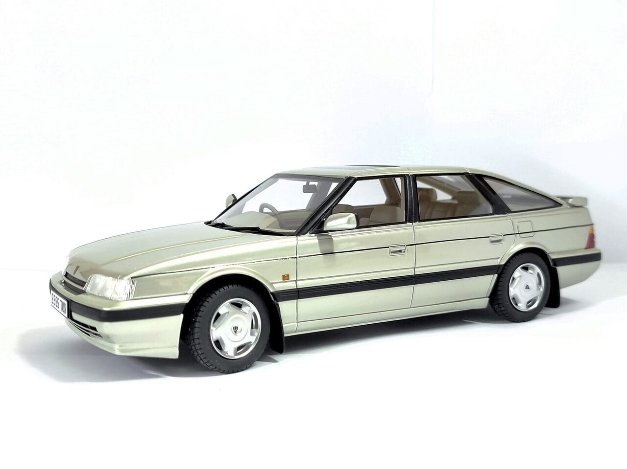 Rover Rover Vitesse 827 1988-1989 - 1:18 - Cult Scale Models