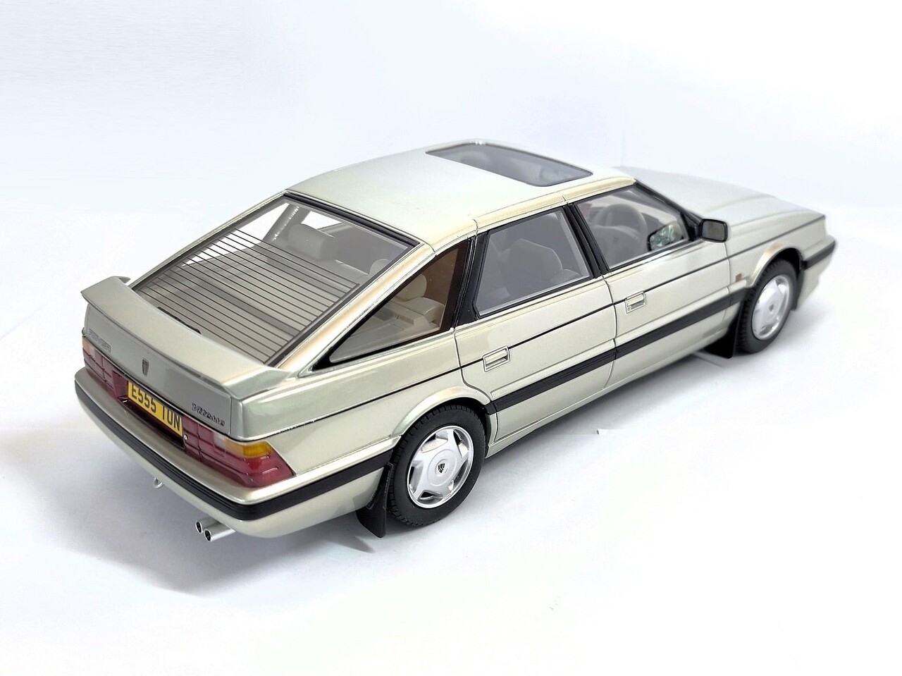 Rover Rover Vitesse 827 1988-1989 - 1:18 - Cult Scale Models