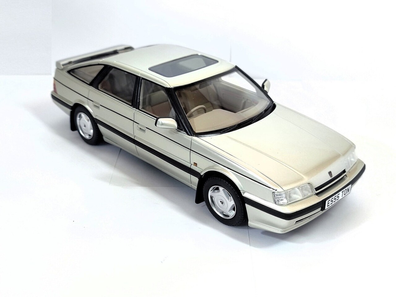 Rover Rover Vitesse 827 1988-1989 - 1:18 - Cult Scale Models