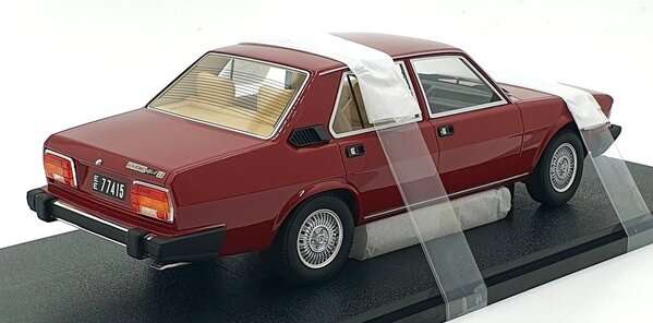Alfa Romeo Alfa Romeo Alfa 6 2.5 1979-1983 - 1:18 - Cult Scale Models