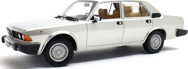 Alfa Romeo Alfa Romeo Alfa 6 2.5 1979-1983 - 1:18 - Cult Scale Models
