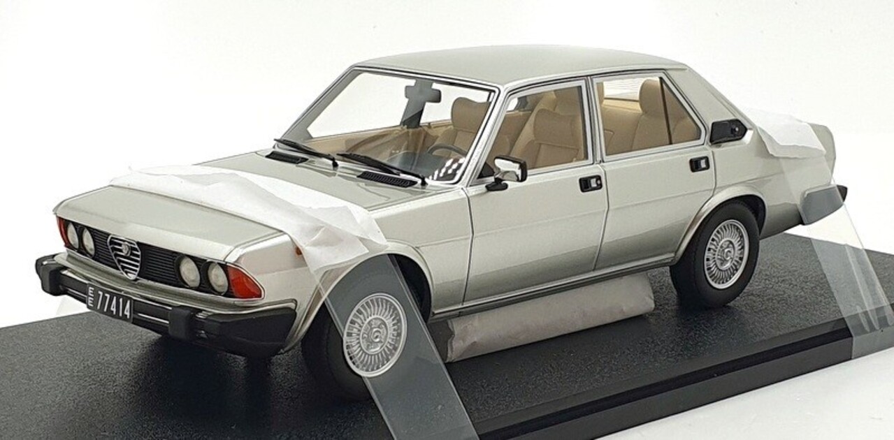 Alfa Romeo Alfa Romeo Alfa 6 2.5 1979-1983 - 1:18 - Cult Scale Models