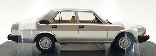 Alfa Romeo Alfa Romeo Alfa 6 2.5 1979-1983 - 1:18 - Cult Scale Models