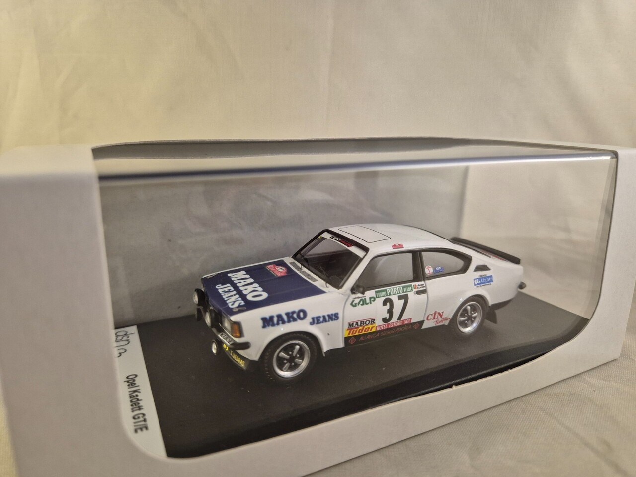 Opel Opel Kadett GT/E #37 Rally Portugal 1983 - 1:43 - Troféu