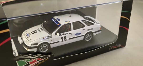 Ford Ford Sierra XR 4x4 #38 1st Boucles de Spa 1986 - 1:43 - Troféu