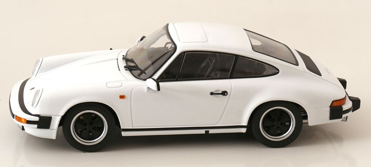 Porsche Porsche 911 Carrera Coupe 1983 - 1:18 - KK Scale