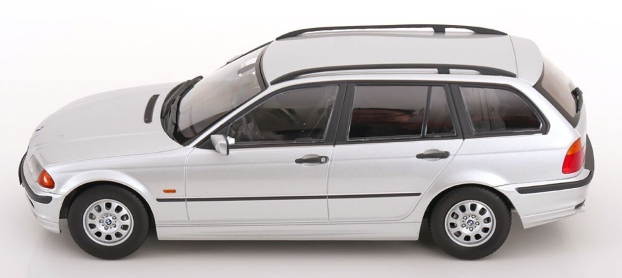 BMW BMW 3-Series (E46) Touring Station Wagon 1999 - 1:18 - KK Scale BMW BMW 3-Series (E46) Touring Station Wagon 1999 - 1:18 - KK Scale