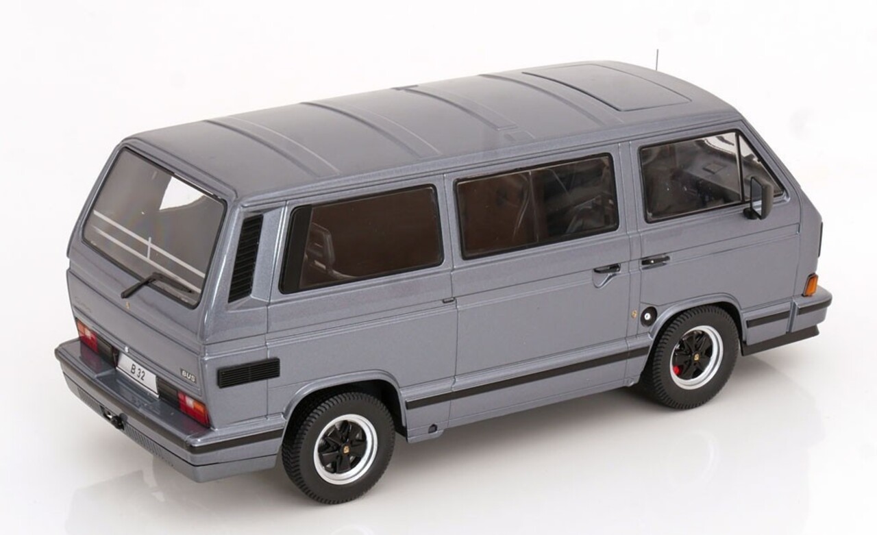 Volkswagen Volkswagen T3 Porsche B32 Minibus 1984 - 1:18 - KK Scale Volkswagen Volkswagen T3 Porsche B32 Minibus 1984 - 1:18 - KK Scale