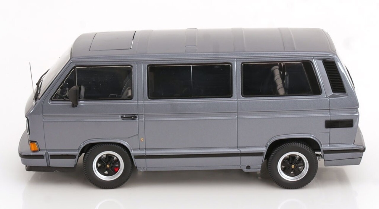 Volkswagen Volkswagen T3 Porsche B32 Minibus 1984 - 1:18 - KK Scale Volkswagen Volkswagen T3 Porsche B32 Minibus 1984 - 1:18 - KK Scale
