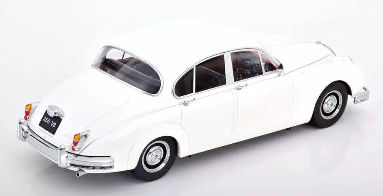 Daimler Daimler 250 V6 RHD 1962 Black Interior - 1:18 - KK Scale Daimler Daimler 250 V6 RHD 1962 Black Interior - 1:18 - KK Scale