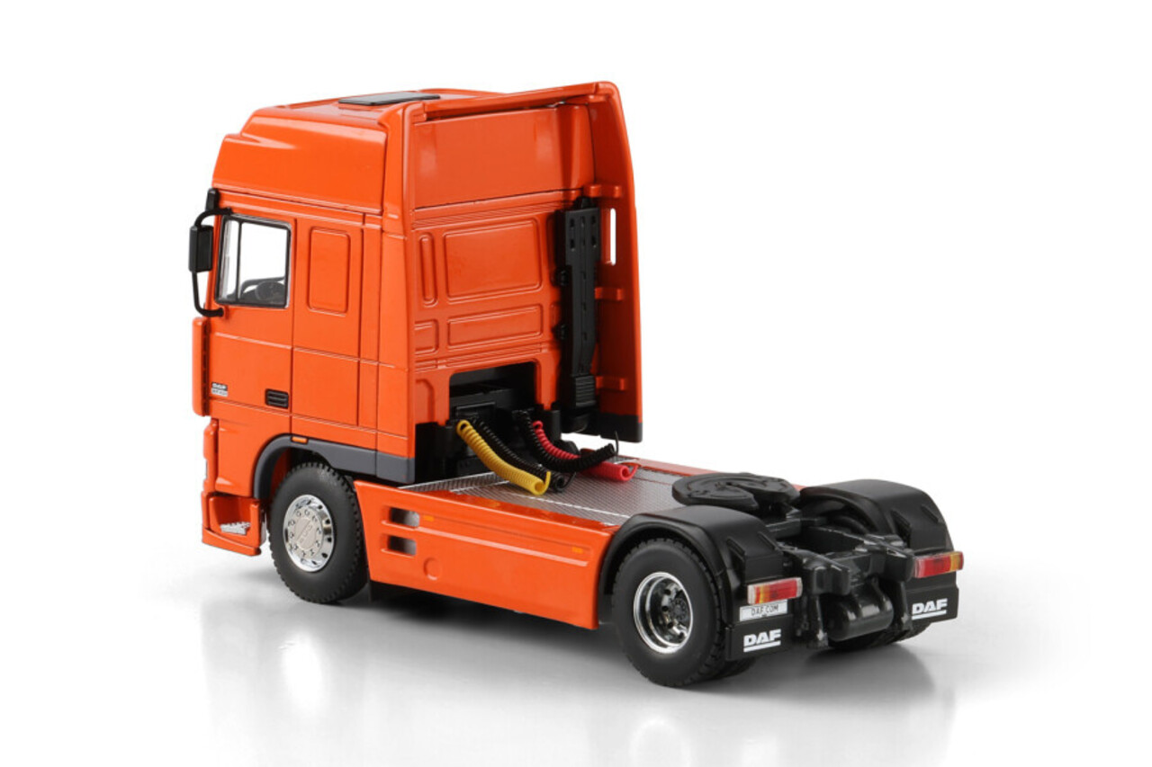 DAF DAF 95XF Super Space Cab 4x2 - 1:50 - WSI Models DAF DAF 95XF Super Space Cab 4x2 - 1:50 - WSI Models