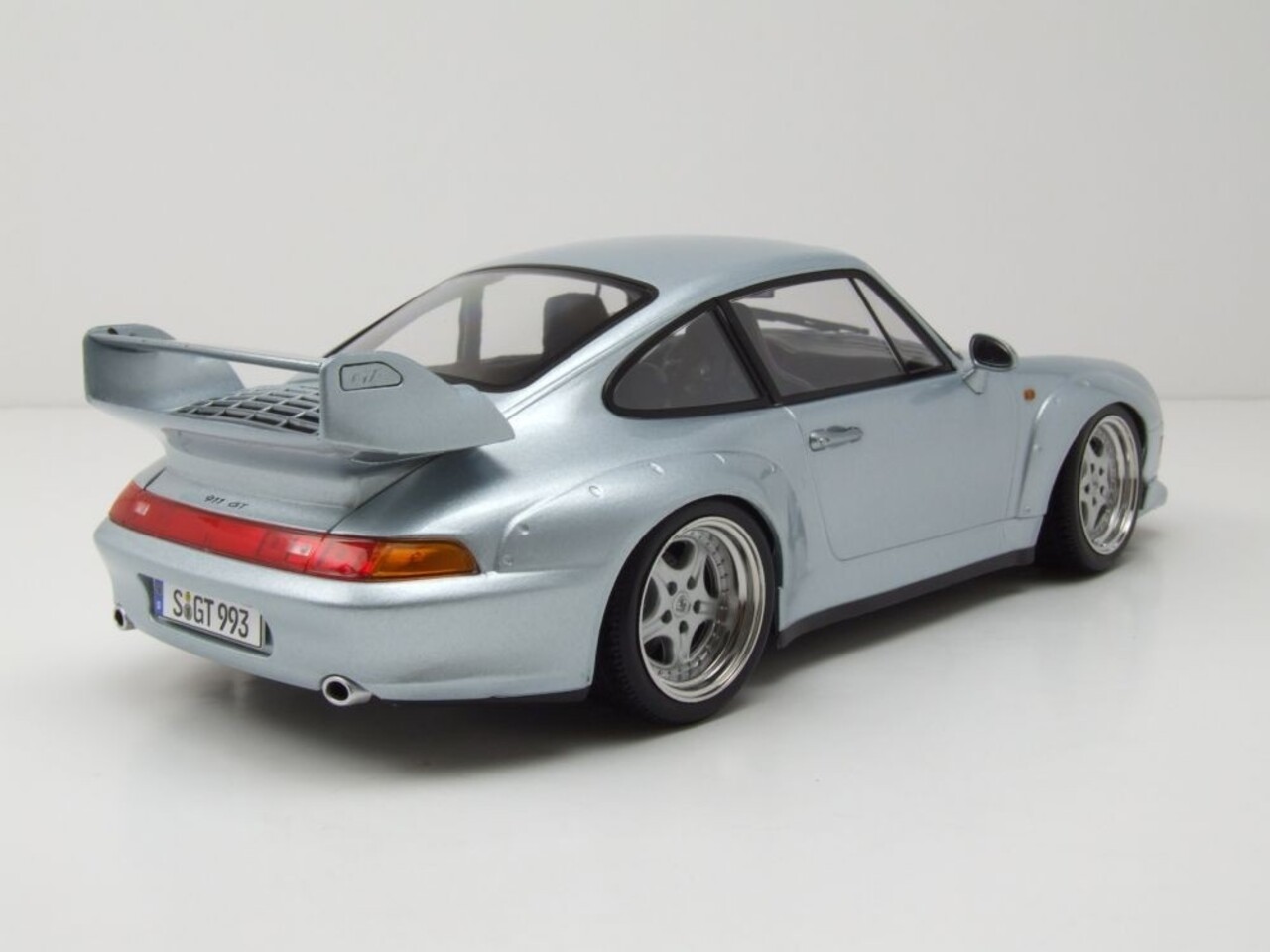 Porsche Porsche 911/993 GT2 + Speedline Rims 1996 - 1:18 - KK Scale Porsche Porsche 911/993 GT2 + Speedline Rims 1996 - 1:18 - KK Scale