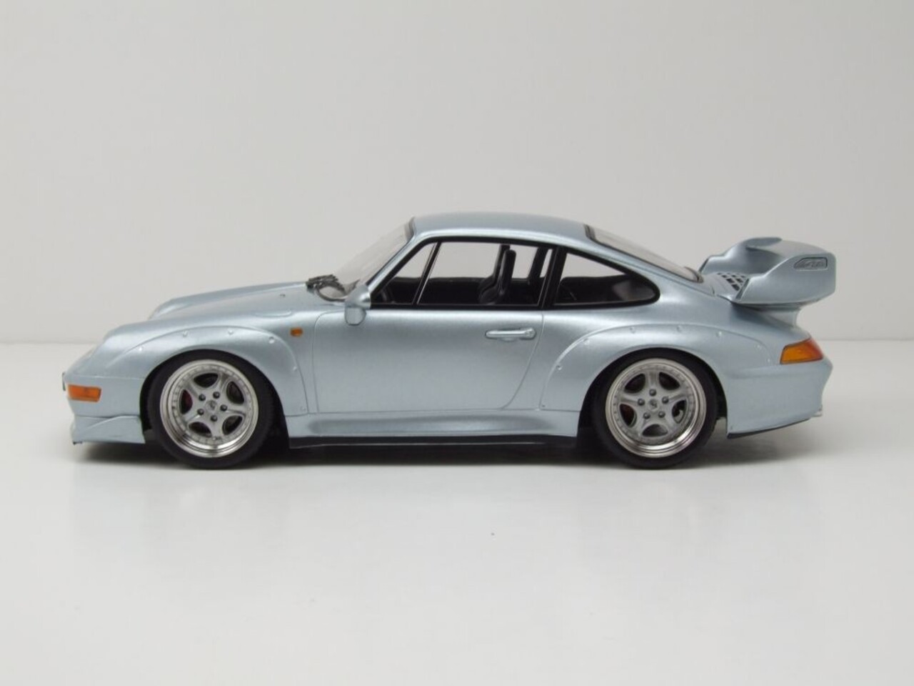 Porsche Porsche 911/993 GT2 + Speedline Rims 1996 - 1:18 - KK Scale Porsche Porsche 911/993 GT2 + Speedline Rims 1996 - 1:18 - KK Scale