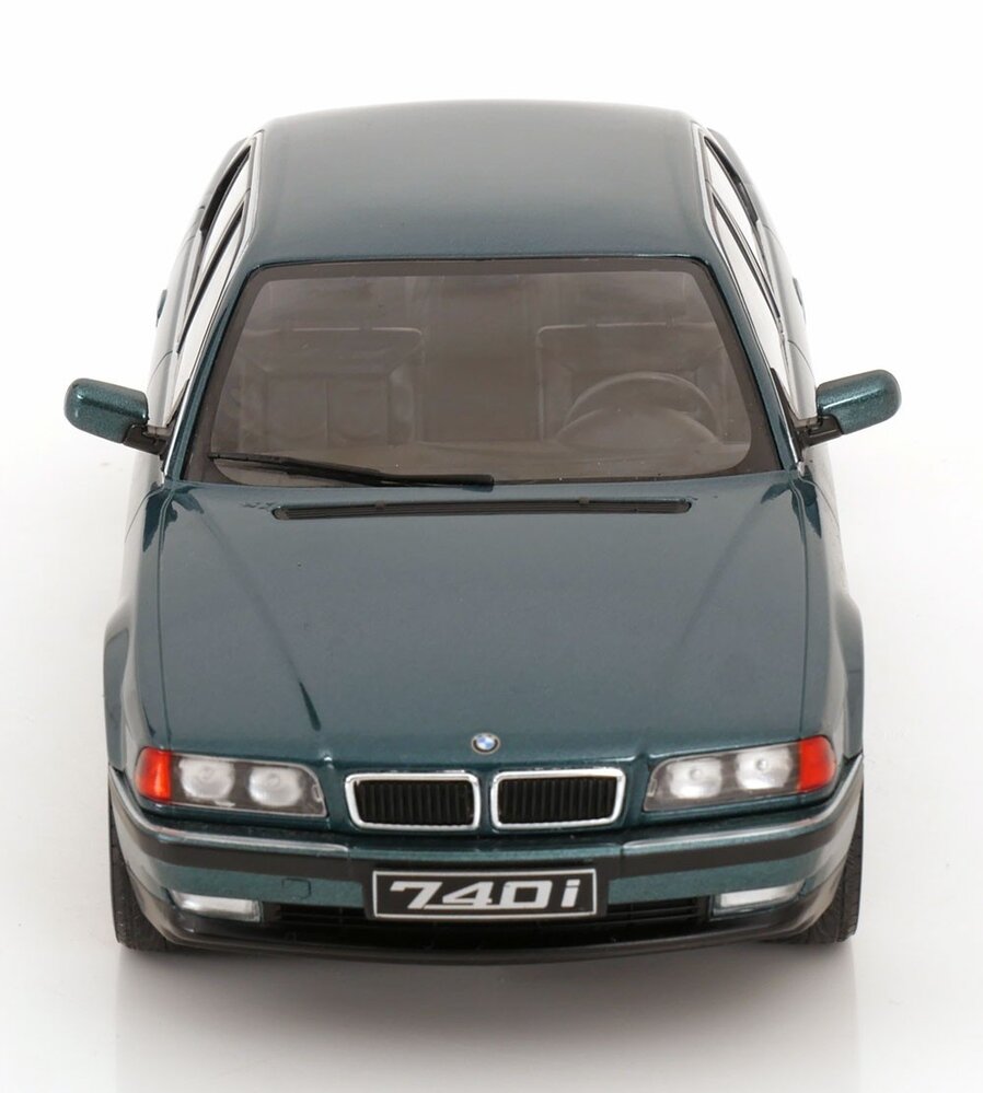 BMW BMW 740i (E38) 1-Serie 1994 - 1:18 - KK Scale BMW BMW 740i (E38) 1-Serie 1994 - 1:18 - KK Scale
