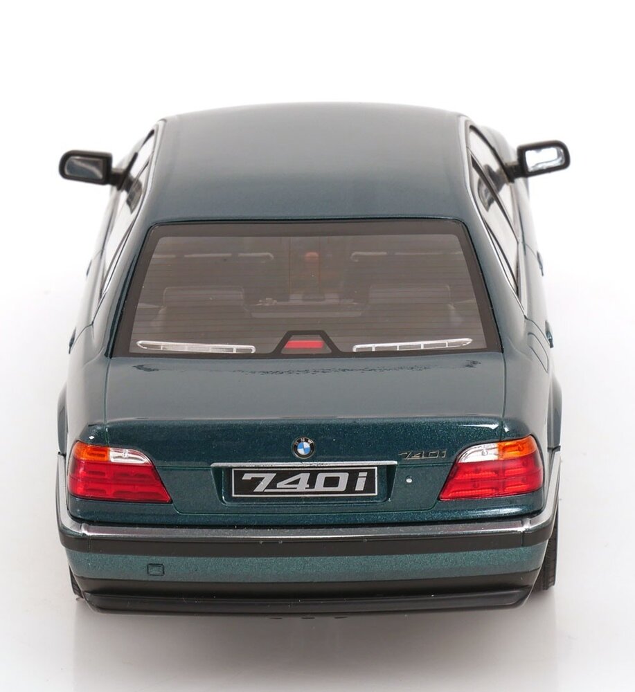 BMW BMW 740i (E38) 1-Serie 1994 - 1:18 - KK Scale BMW BMW 740i (E38) 1-Serie 1994 - 1:18 - KK Scale