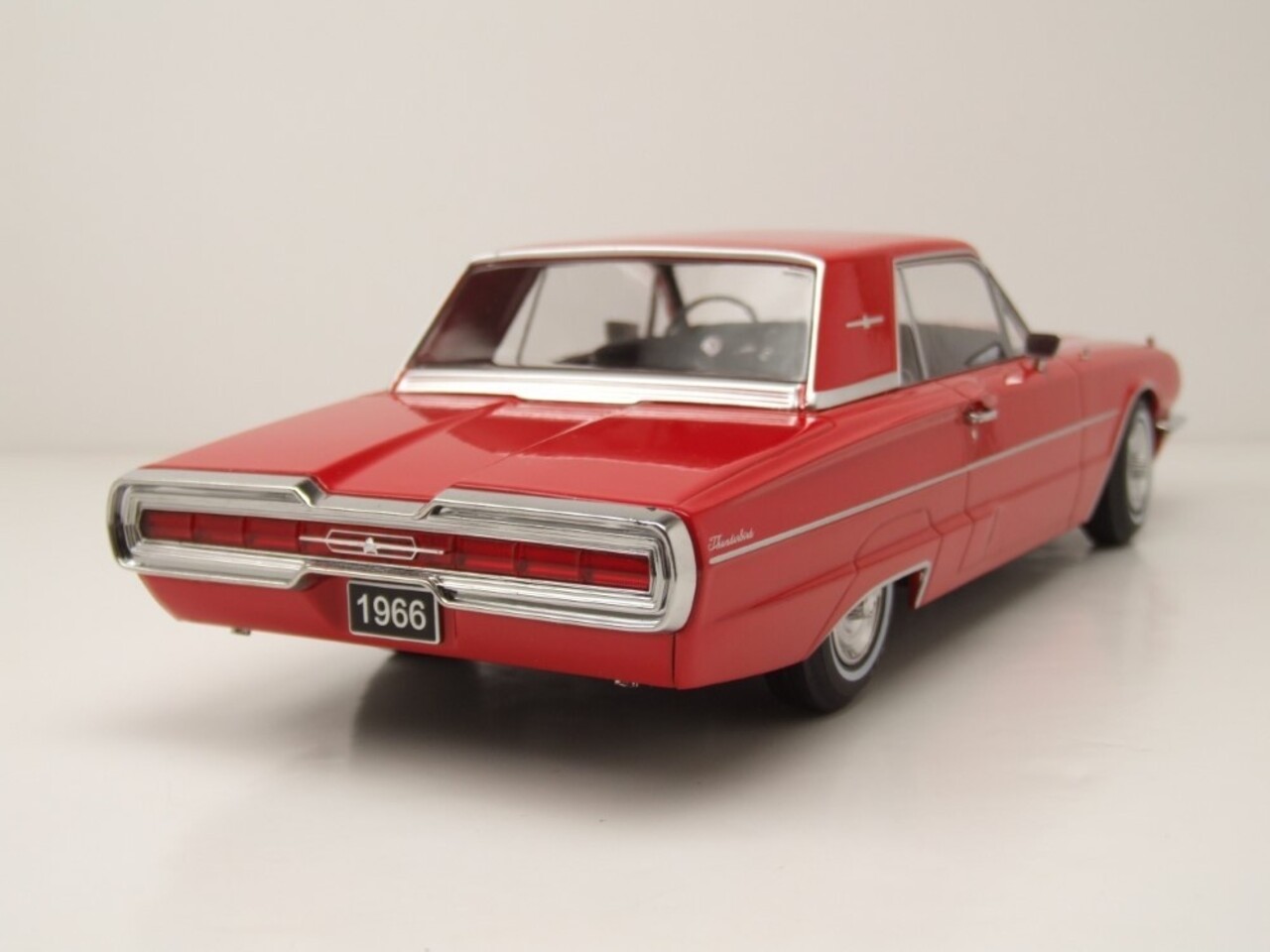Ford Ford USA Thunderbird Hardtop Coupe 1966 - 1:18 - KK Scale Ford Ford USA Thunderbird Hardtop Coupe 1966 - 1:18 - KK Scale