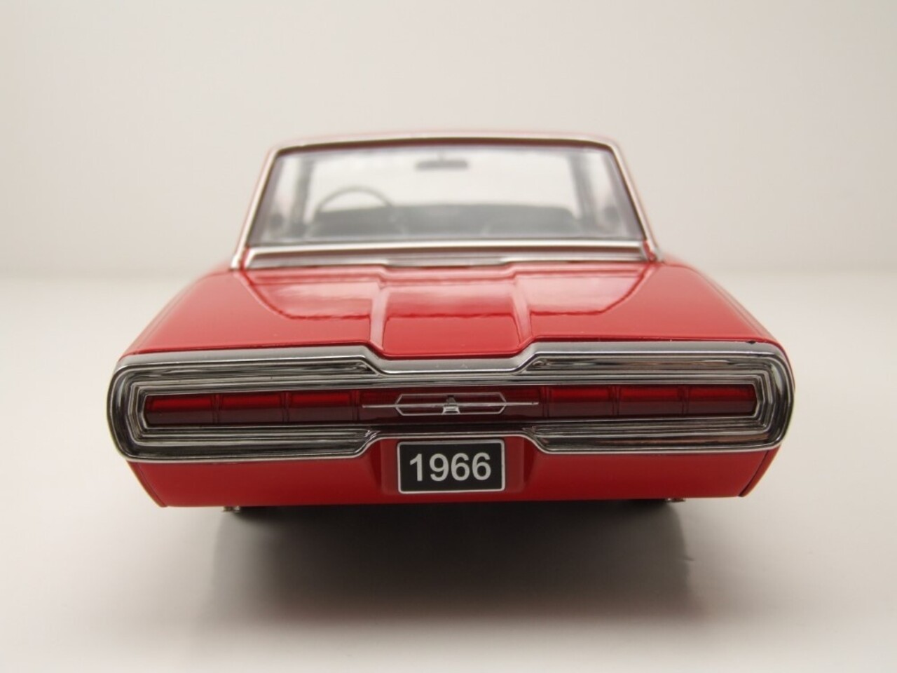 Ford Ford USA Thunderbird Hardtop Coupe 1966 - 1:18 - KK Scale Ford Ford USA Thunderbird Hardtop Coupe 1966 - 1:18 - KK Scale