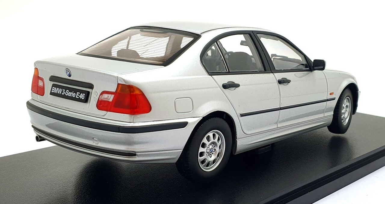 BMW BMW 3-Series (E46) Limousine 1999 - 1:18 - KK Scale BMW BMW 3-Series (E46) Limousine 1999 - 1:18 - KK Scale