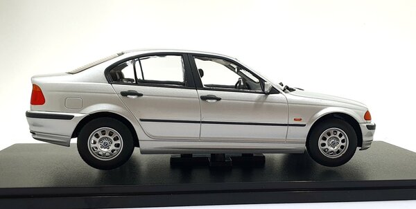 BMW BMW 3-Series (E46) Limousine 1999 - 1:18 - KK Scale BMW BMW 3-Series (E46) Limousine 1999 - 1:18 - KK Scale