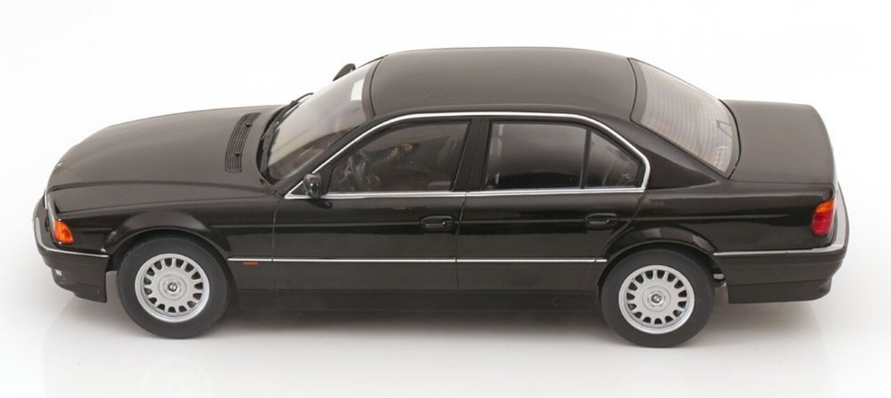 BMW BMW 740i (E38) 1-Serie 1994 - 1:18 - KK Scale BMW BMW 740i (E38) 1-Serie 1994 - 1:18 - KK Scale