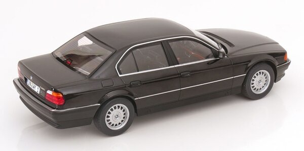 BMW BMW 740i (E38) 1-Serie 1994 - 1:18 - KK Scale BMW BMW 740i (E38) 1-Serie 1994 - 1:18 - KK Scale
