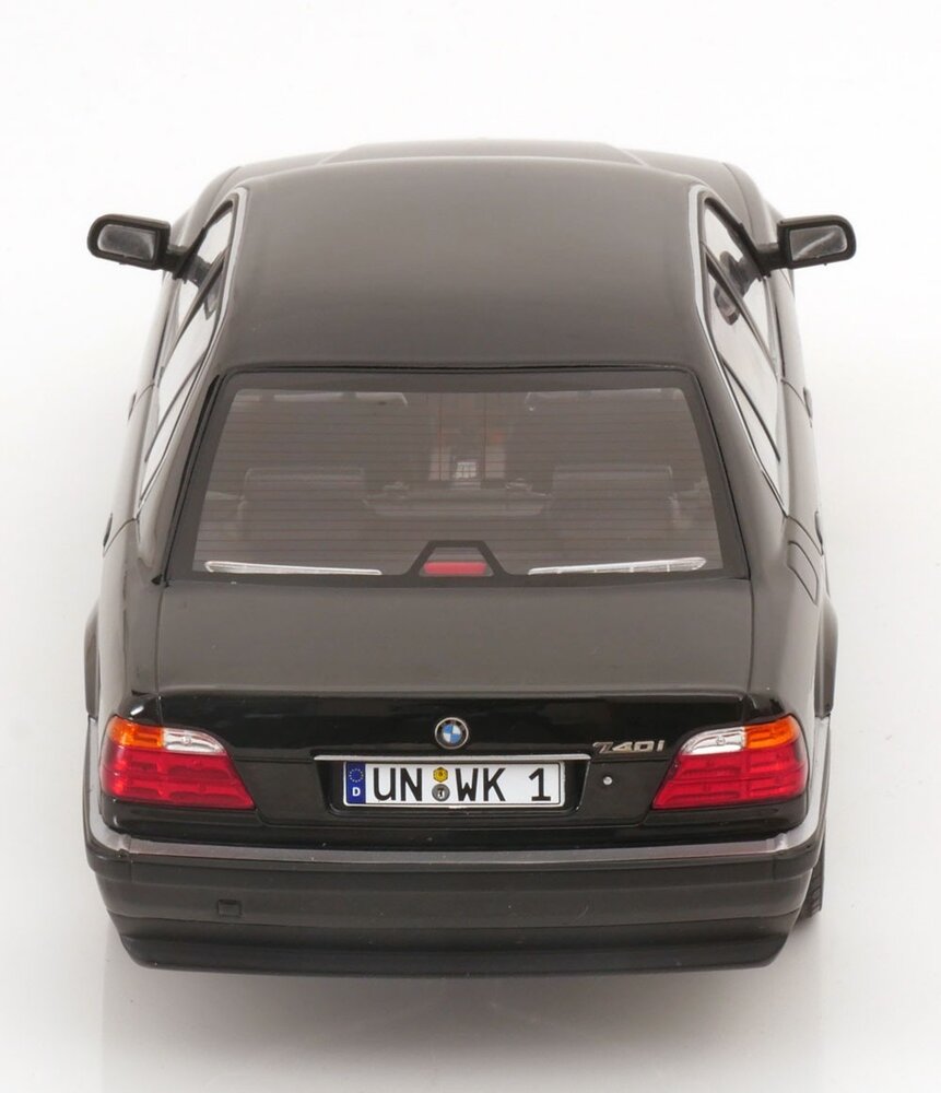 BMW BMW 740i (E38) 1-Serie 1994 - 1:18 - KK Scale BMW BMW 740i (E38) 1-Serie 1994 - 1:18 - KK Scale
