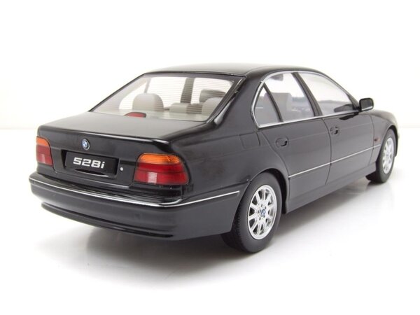 BMW BMW 528i (E39) Sedan 1995 - 1:18 - KK Scale BMW BMW 528i (E39) Sedan 1995 - 1:18 - KK Scale