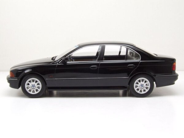 BMW BMW 528i (E39) Sedan 1995 - 1:18 - KK Scale BMW BMW 528i (E39) Sedan 1995 - 1:18 - KK Scale