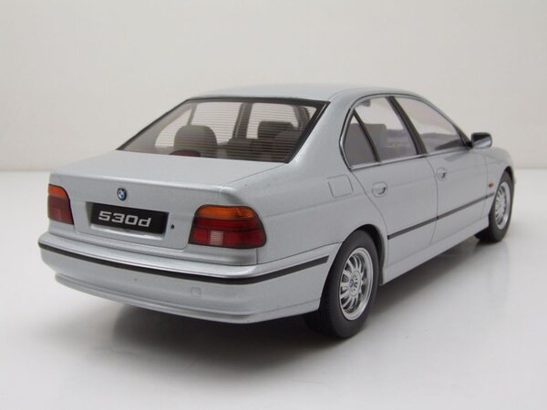 BMW BMW 530d (E39) Sedan 1995 - 1:18 - KK Scale BMW BMW 530d (E39) Sedan 1995 - 1:18 - KK Scale