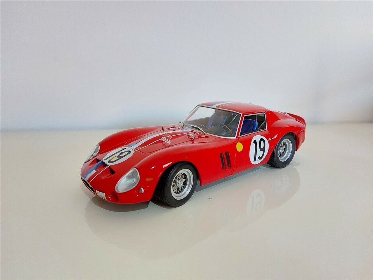 Ferrari Ferrari 250 GTO #19 2nd 24H Le Mans 1962 - 1:18 - KK Scale Ferrari Ferrari 250 GTO #19 2nd 24H Le Mans 1962 - 1:18 - KK Scale