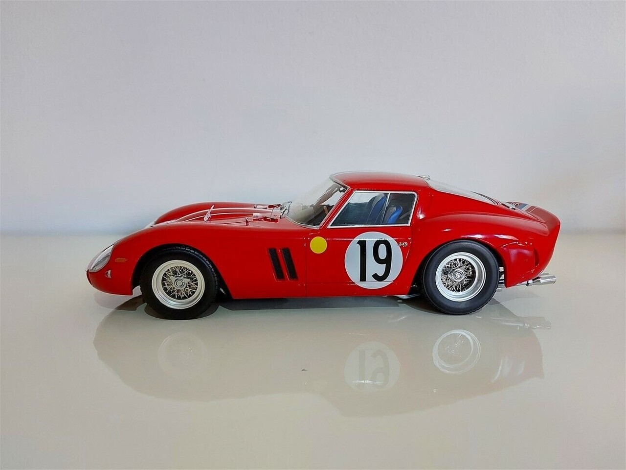 Ferrari Ferrari 250 GTO #19 2nd 24H Le Mans 1962 - 1:18 - KK Scale Ferrari Ferrari 250 GTO #19 2nd 24H Le Mans 1962 - 1:18 - KK Scale