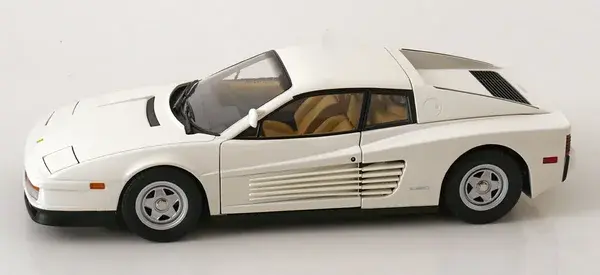 Ferrari Ferrari Testarossa MKI + Center-Lock Wheel and Single Mirror US Version 1984  - 1:12 - KK Scale