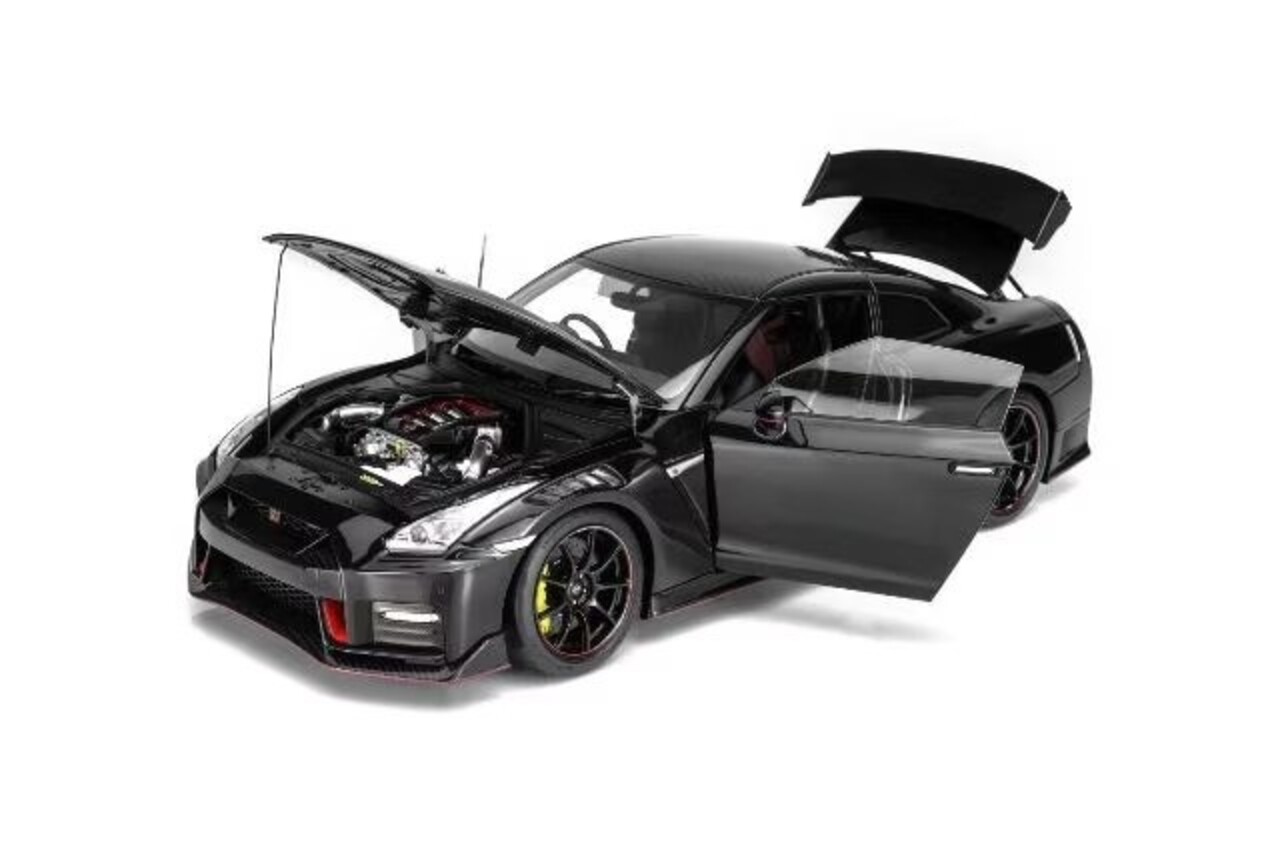 Nissan Nissan GT-R Nismo (R35) Special Edition 2022 - 1:18 - MotorHelix Nissan Nissan GT-R Nismo (R35) Special Edition 2022 - 1:18 - MotorHelix