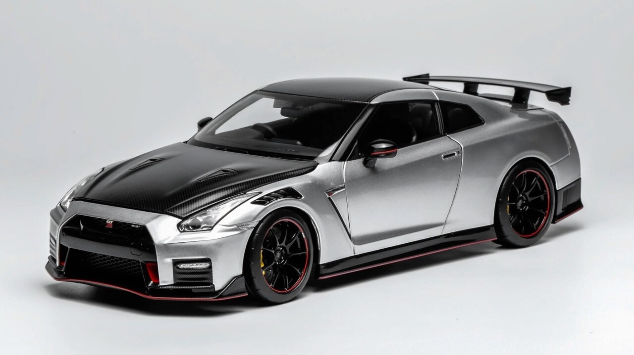 Nissan Nissan GT-R Nismo (R35) Coupe 2022 - 1:18 - MotorHelix Nissan Nissan GT-R Nismo (R35) Coupe 2022 - 1:18 - MotorHelix