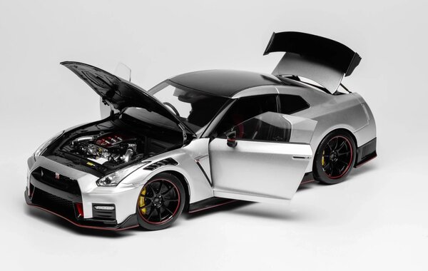 Nissan Nissan GT-R Nismo (R35) Coupe 2022 - 1:18 - MotorHelix Nissan Nissan GT-R Nismo (R35) Coupe 2022 - 1:18 - MotorHelix